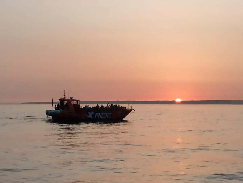 Albufeira: Benagil Cave Sunset Cruise - From X Ride office to the water: what your start is actually like