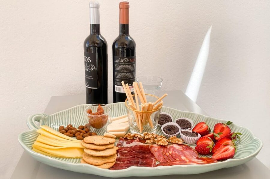 Albufeira/Porches/Vilamoura: Wine Tasting with Tapas & Music - Live Portuguese Music: The Fun Part You Can’t Ignore