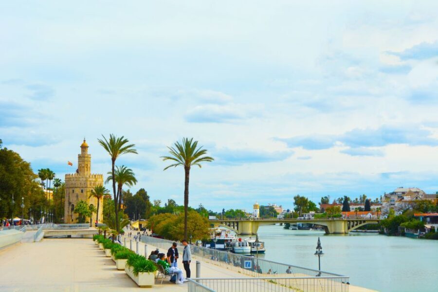 From Algarve: Private Seville Day Trip with Transfer - Seville Cathedral: See the Biggest Gothic Church in Europe