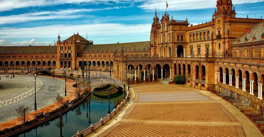 From Algarve: Private Seville Day Trip with Transfer - Pacing for a Private Group: Guided, But Not Locked In