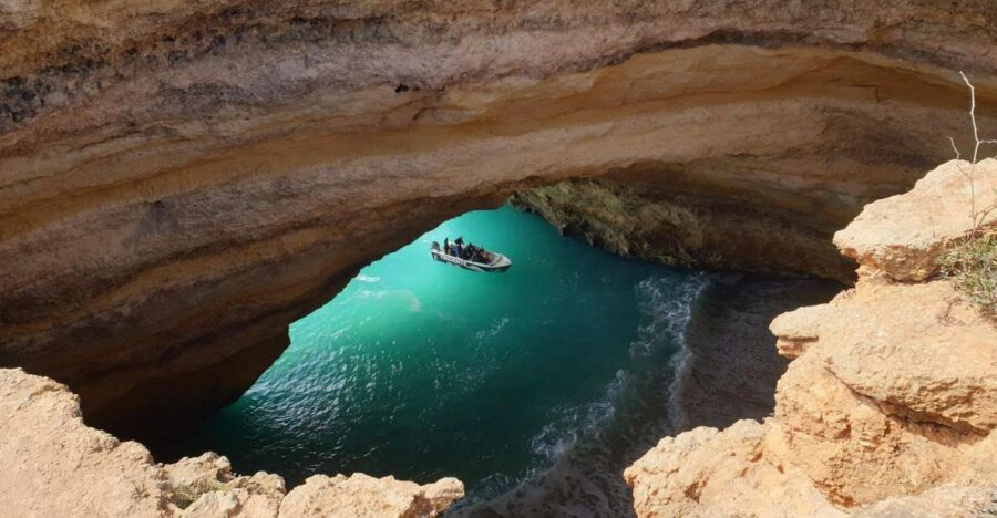 From Armação de Pêra: Benagil Caves and Beaches Boat Tour - First minutes: boarding from Armação de Pêra without stress
