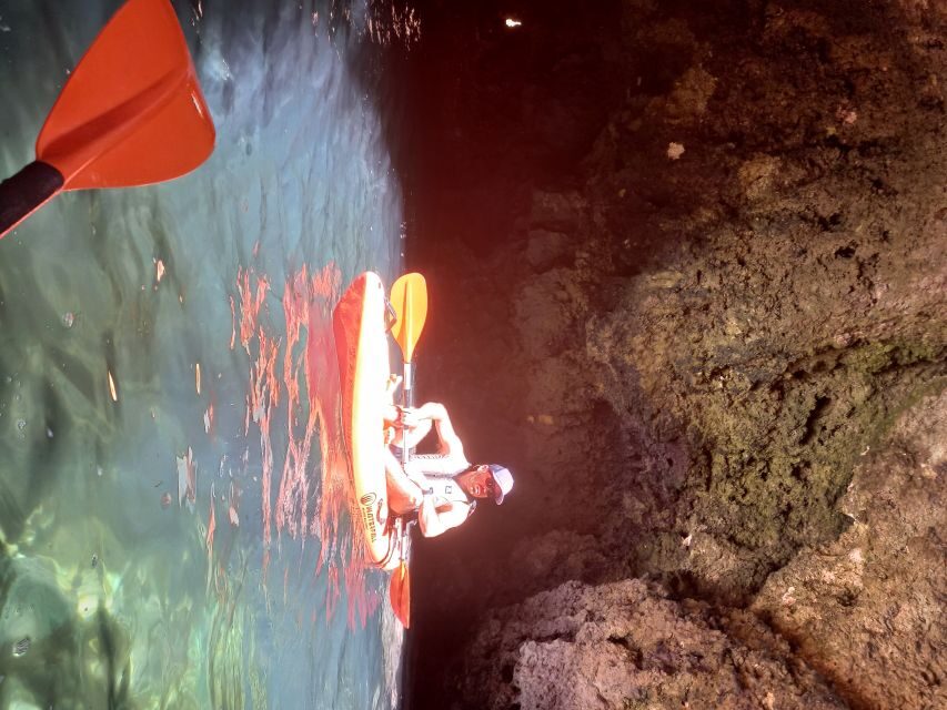 Small-group Kayak experience at Ponta da Piedade - The rhythm of the tour: two boat segments plus 75 minutes of paddling